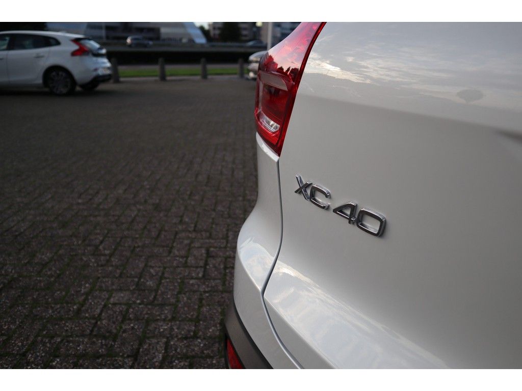 Volvo XC40 2.0 T4 RDesign Keyless entry Panorama Schuifdak