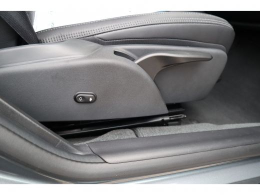 Volvo  S60 D3 Nordic+ | Sensus navigatie | 18'' lichtmetalen velgen | Xenon verlichting | Stoelverwarming . ActivLease financial lease