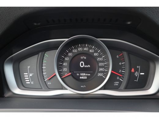 Volvo  S60 D3 Nordic+ | Sensus navigatie | 18'' lichtmetalen velgen | Xenon verlichting | Stoelverwarming . ActivLease financial lease