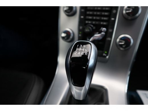 Volvo  S60 D3 Nordic+ | Sensus navigatie | 18'' lichtmetalen velgen | Xenon verlichting | Stoelverwarming . ActivLease financial lease
