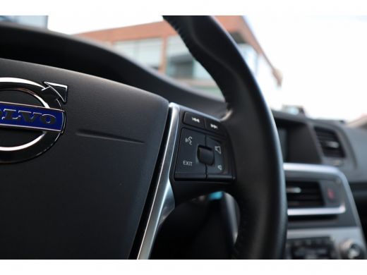 Volvo  S60 D3 Nordic+ | Sensus navigatie | 18'' lichtmetalen velgen | Xenon verlichting | Stoelverwarming . ActivLease financial lease