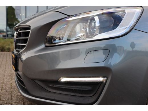 Volvo  S60 D3 Nordic+ | Sensus navigatie | 18'' lichtmetalen velgen | Xenon verlichting | Stoelverwarming . ActivLease financial lease