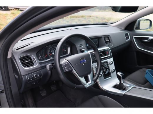 Volvo  S60 D3 Nordic+ | Sensus navigatie | 18'' lichtmetalen velgen | Xenon verlichting | Stoelverwarming . ActivLease financial lease