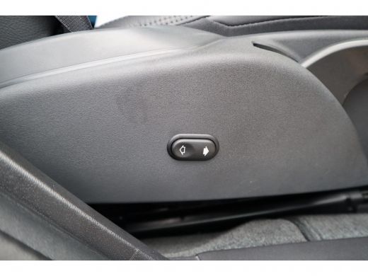 Volvo  S60 D3 Nordic+ | Sensus navigatie | 18'' lichtmetalen velgen | Xenon verlichting | Stoelverwarming . ActivLease financial lease