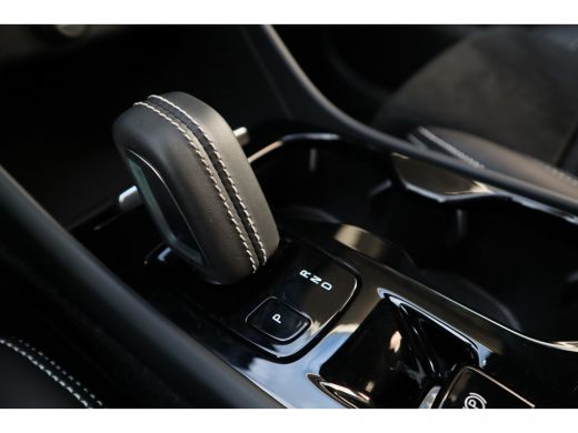 Volvo  XC40 2.0 T4 R-Design | Keyless entry | Panorama Schuifdak | Adaptive Cruise Control | ActivLease financial lease