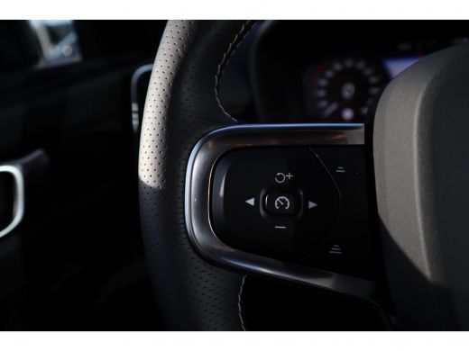 Volvo  XC40 2.0 T4 R-Design | Keyless entry | Panorama Schuifdak | Adaptive Cruise Control | ActivLease financial lease