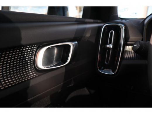Volvo  XC40 2.0 T4 R-Design | Keyless entry | Panorama Schuifdak | Adaptive Cruise Control | ActivLease financial lease