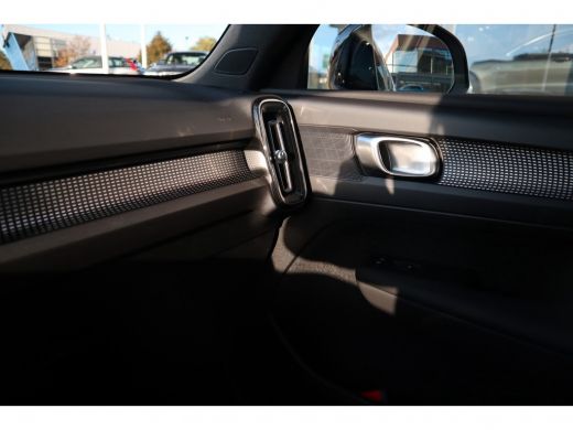 Volvo  XC40 2.0 T4 R-Design | Keyless entry | Panorama Schuifdak | Adaptive Cruise Control | ActivLease financial lease