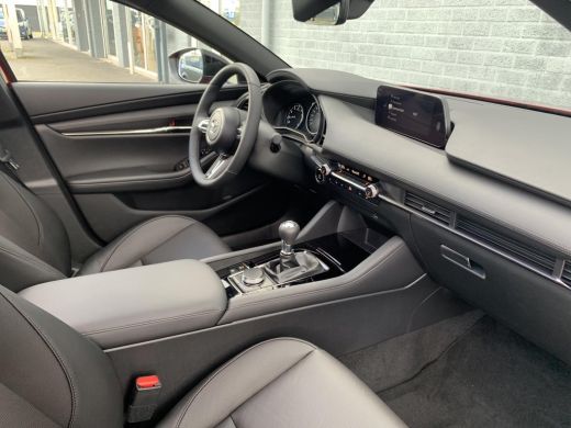 Mazda 3 2.0 E-SkyActiv-X 186 Luxury | Sport-pakket | Schuif-kanteldak | Apple-carplay | 360gr camera | ActivLease financial lease
