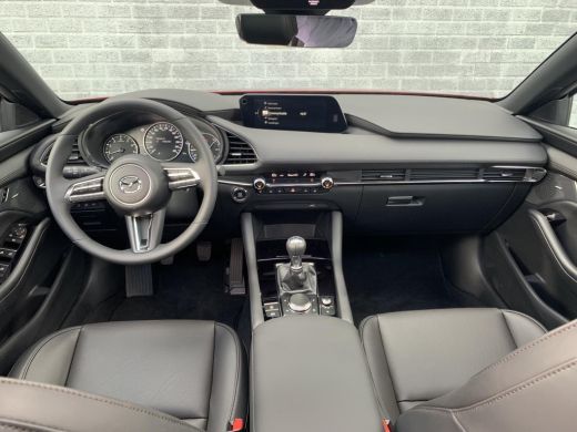 Mazda 3 2.0 E-SkyActiv-X 186 Luxury | Sport-pakket | Schuif-kanteldak | Apple-carplay | 360gr camera | ActivLease financial lease