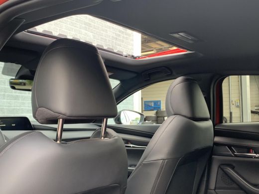 Mazda 3 2.0 E-SkyActiv-X 186 Luxury | Sport-pakket | Schuif-kanteldak | Apple-carplay | 360gr camera | ActivLease financial lease