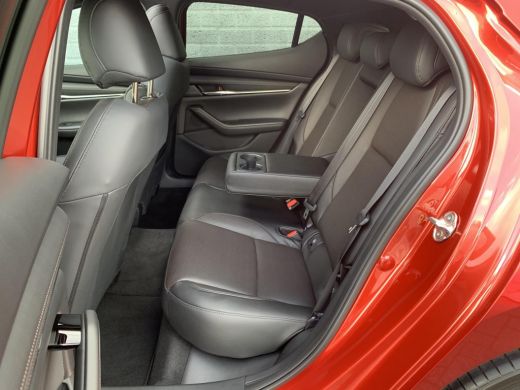Mazda 3 2.0 E-SkyActiv-X 186 Luxury | Sport-pakket | Schuif-kanteldak | Apple-carplay | 360gr camera | ActivLease financial lease