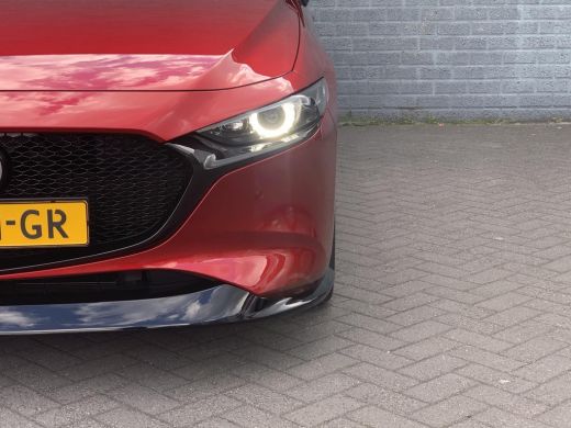 Mazda 3 2.0 E-SkyActiv-X 186 Luxury | Sport-pakket | Schuif-kanteldak | Apple-carplay | 360gr camera | ActivLease financial lease