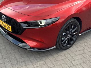 Mazda 3 2.0 E-SkyActiv-X 186 Luxury | Sport-pakket | Schuif-kanteldak | Apple-carplay | 360gr camera |