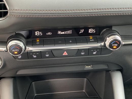Mazda 3 2.0 E-SkyActiv-X 186 Luxury | Navigatie | Led verlichting | Bose audio | Lederen bekleding | Airc... ActivLease financial lease