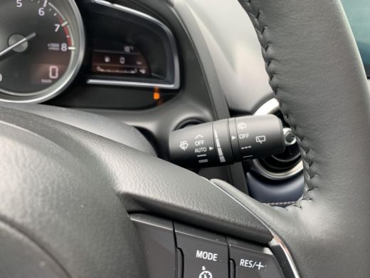 Mazda 2 1.5 Skyactiv-G Luxury | I-Active sense | Navigatie | Airco (automatisch) | Cruise control | Achte... ActivLease financial lease