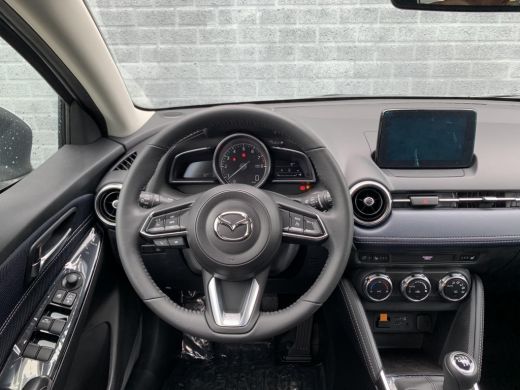 Mazda 2 1.5 Skyactiv-G Luxury | I-Active sense | Navigatie | Airco (automatisch) | Cruise control | Achte... ActivLease financial lease