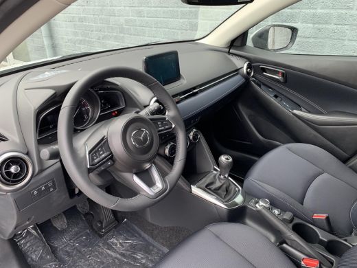 Mazda 2 1.5 Skyactiv-G Luxury | I-Active sense | Navigatie | Airco (automatisch) | Cruise control | Achte... ActivLease financial lease
