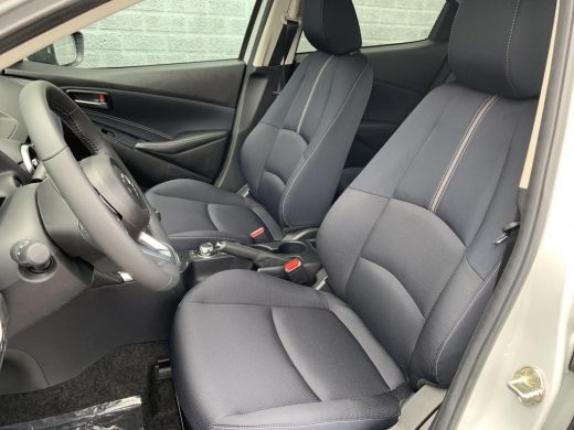 Mazda 2 1.5 Skyactiv-G Luxury | I-Active sense | Navigatie | Airco (automatisch) | Cruise control | Achte... ActivLease financial lease