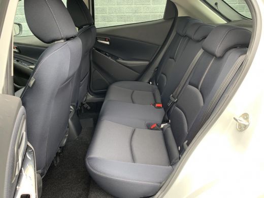 Mazda 2 1.5 Skyactiv-G Luxury | I-Active sense | Navigatie | Airco (automatisch) | Cruise control | Achte... ActivLease financial lease