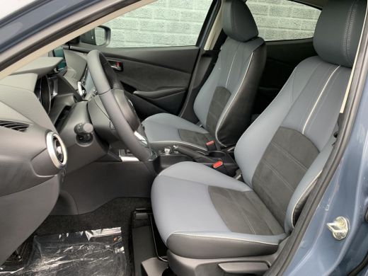 Mazda 2 1.5 Skyactiv-G Signature / 360gr camera / Radar-cruise / Led / Navigatie / ActivLease financial lease