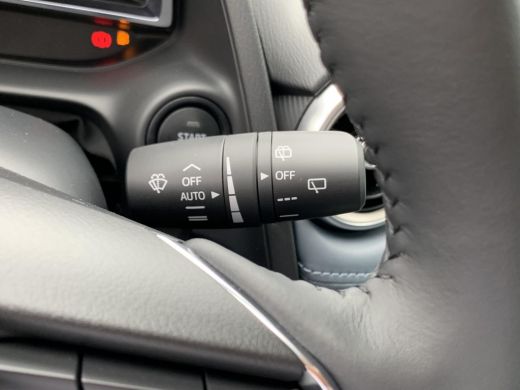 Mazda 2 1.5 Skyactiv-G Signature / 360gr camera / Radar-cruise / Led / Navigatie / ActivLease financial lease