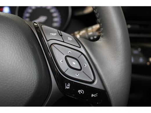 Toyota C-HR 1.8 Hybrid Dynamic ActivLease financial lease