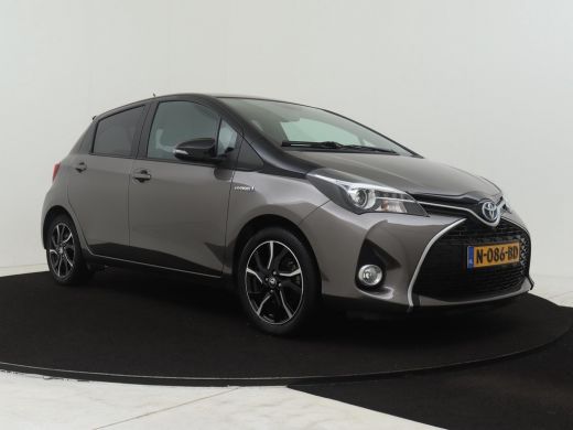 Toyota Yaris 1.5 Hybrid Dynamic Bi-Tone ActivLease financial lease