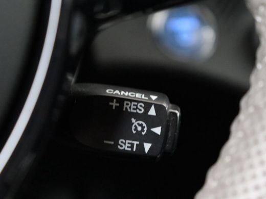 Toyota Yaris 1.5 Hybrid Dynamic Bi-Tone ActivLease financial lease