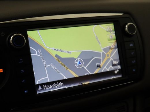Toyota Yaris 1.5 Hybrid Dynamic Bi-Tone ActivLease financial lease