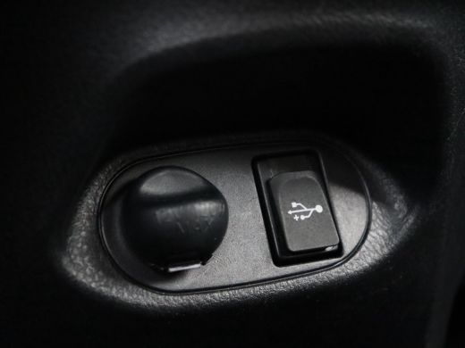Toyota Yaris 1.5 Hybrid Dynamic Bi-Tone ActivLease financial lease