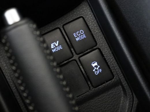 Toyota Yaris 1.5 Hybrid Dynamic Bi-Tone ActivLease financial lease