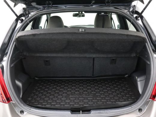 Toyota Yaris 1.5 Hybrid Dynamic Bi-Tone ActivLease financial lease