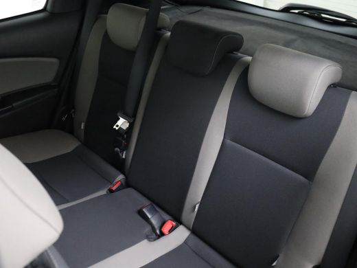 Toyota Yaris 1.5 Hybrid Dynamic Bi-Tone ActivLease financial lease