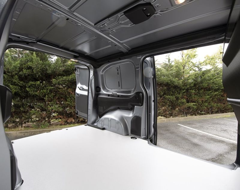 Peugeot Expert 75kWh L2 Standard