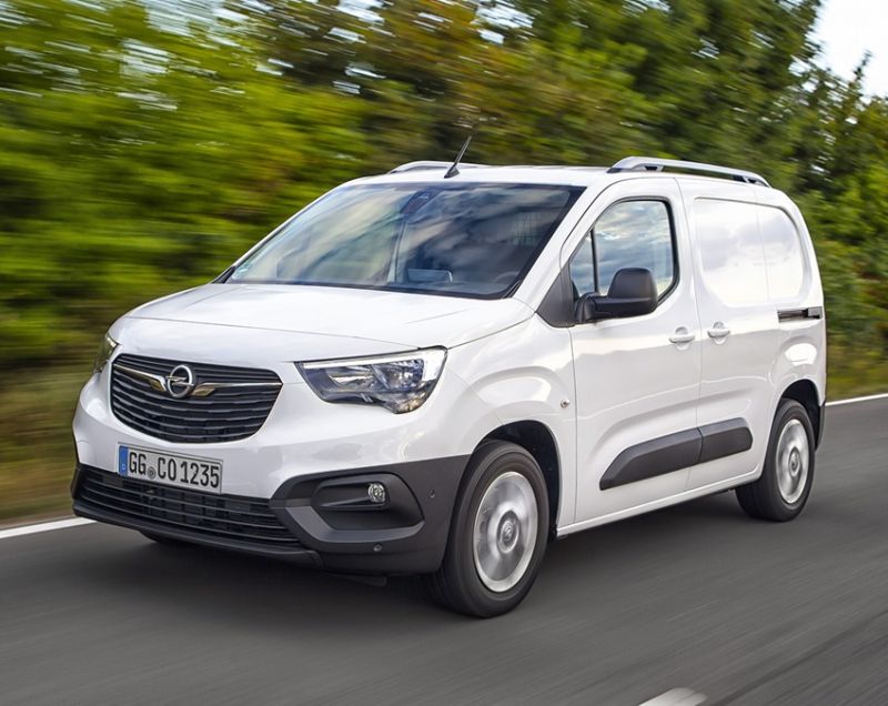 Opel Combo 50kWh L2 136 PK - 800 KG LAADVERMOGEN