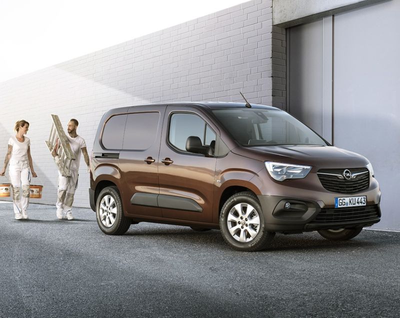 Opel Combo 50kWh L2 136 PK - 800 KG LAADVERMOGEN Opel Combo 50kWh L2 136 PK - 800 KG LAADVERMOGEN