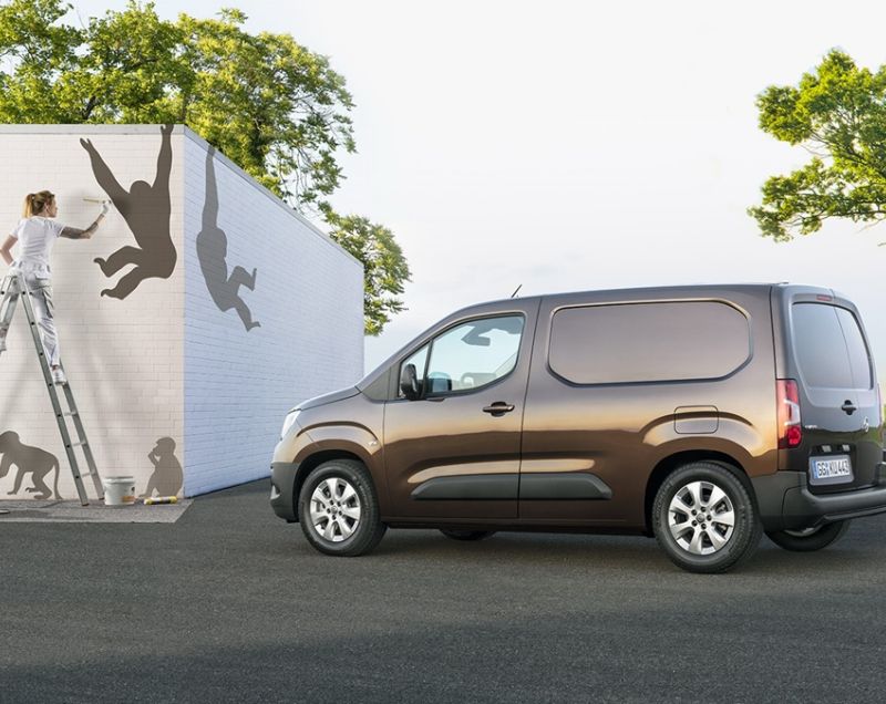Opel Combo 50kWh L1 136 PK + COMFORT CONNECT PAKKET Opel Combo 50kWh L1 136 PK + COMFORT CONNECT PAKKET