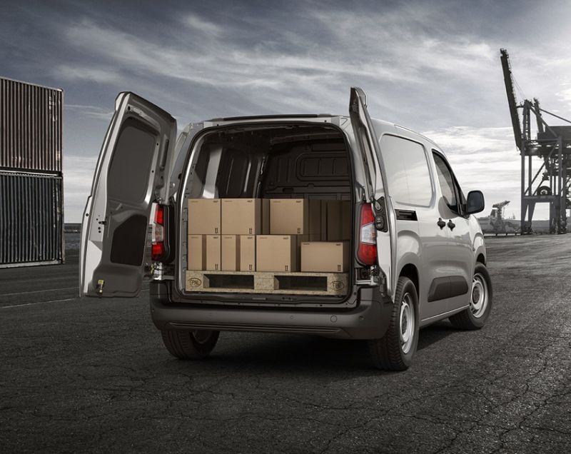 Peugeot Partner 50kWh L2 136 PK - 800 KG LAADVERMOGEN