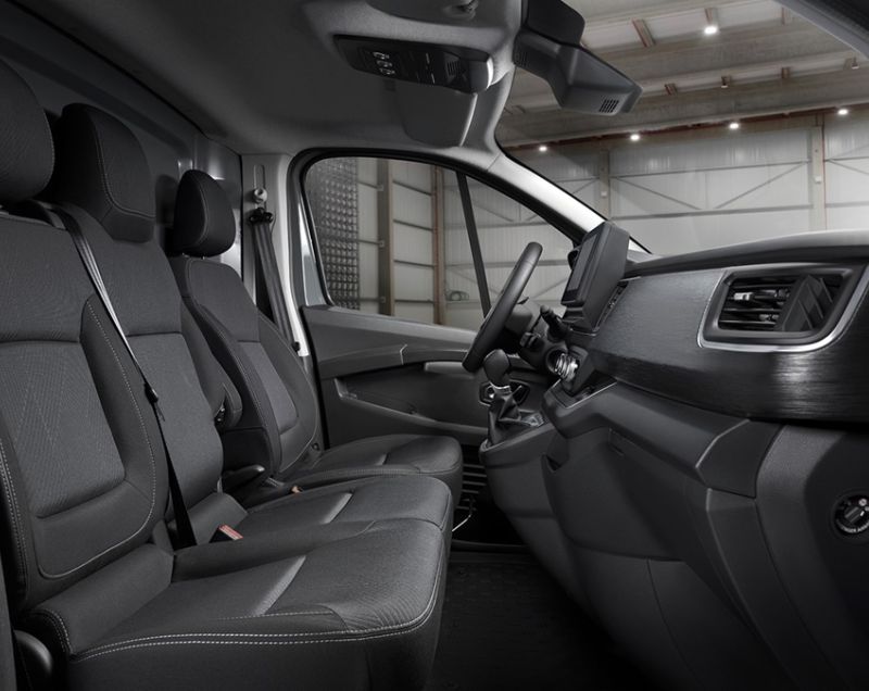 Nissan Primastar 2.0dci l2h1 3.1t n-connecta 130 Nissan Primastar 2.0dci l2h1 3.1t n-connecta 130