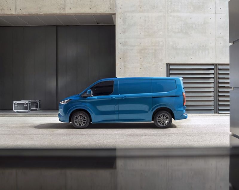 Ford Transit Custom 2.0tdci L1H1 340 Trend 130 PK, Frozen White + ACHTERUITRIJCAMERA / TREKHAAK