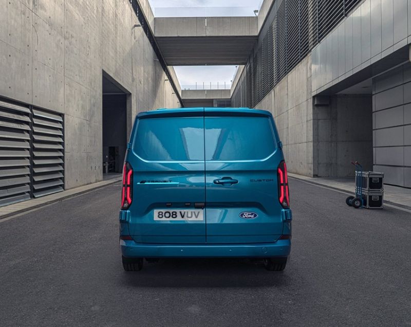 Ford Transit Custom 2.0tdci L1H1 340 Trend 130 PK, Frozen White + ACHTERUITRIJCAMERA / TREKHAAK