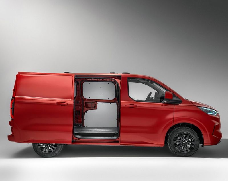 Ford Transit Custom 2.0tdci L1H1 340 Trend 130 PK, Frozen White + ACHTERUITRIJCAMERA / TREKHAAK