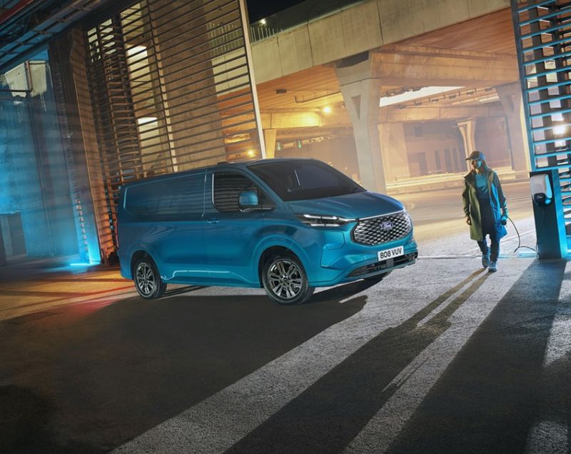 Ford Transit Custom 70 kWh ev l2h1 340 trend 100kW aut awd