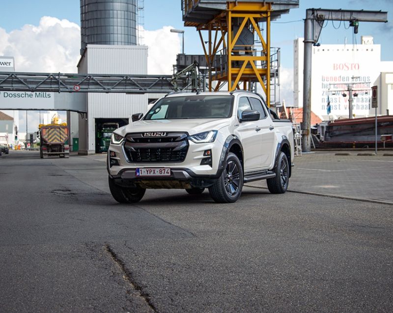 Isuzu D-max 1.9d ec ls 4wd 120kW aut Isuzu D-max 1.9d ec ls 4wd 120kW aut