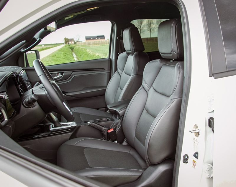 Isuzu D-max 2.2d ec lsx 4wd 120kW aut Isuzu D-max 2.2d ec lsx 4wd 120kW aut