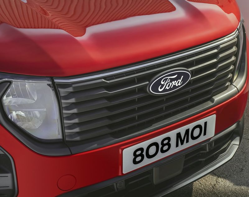 Ford Transit Courier 43.6kWh ev limited 100kW aut