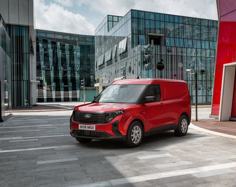 Ford Transit Courier 43.6kWh ev limited 100kW aut