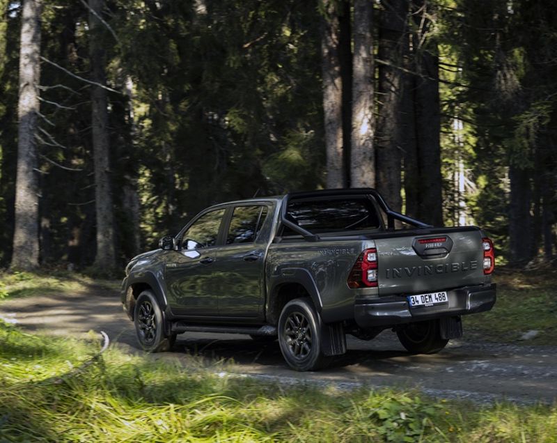 Toyota Hi-lux 2.8d-4d xc 4wd invincible 150kW aut