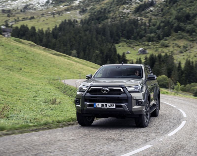 Toyota Hi-lux 2.8d-4d xc 4wd invincible 150kW aut